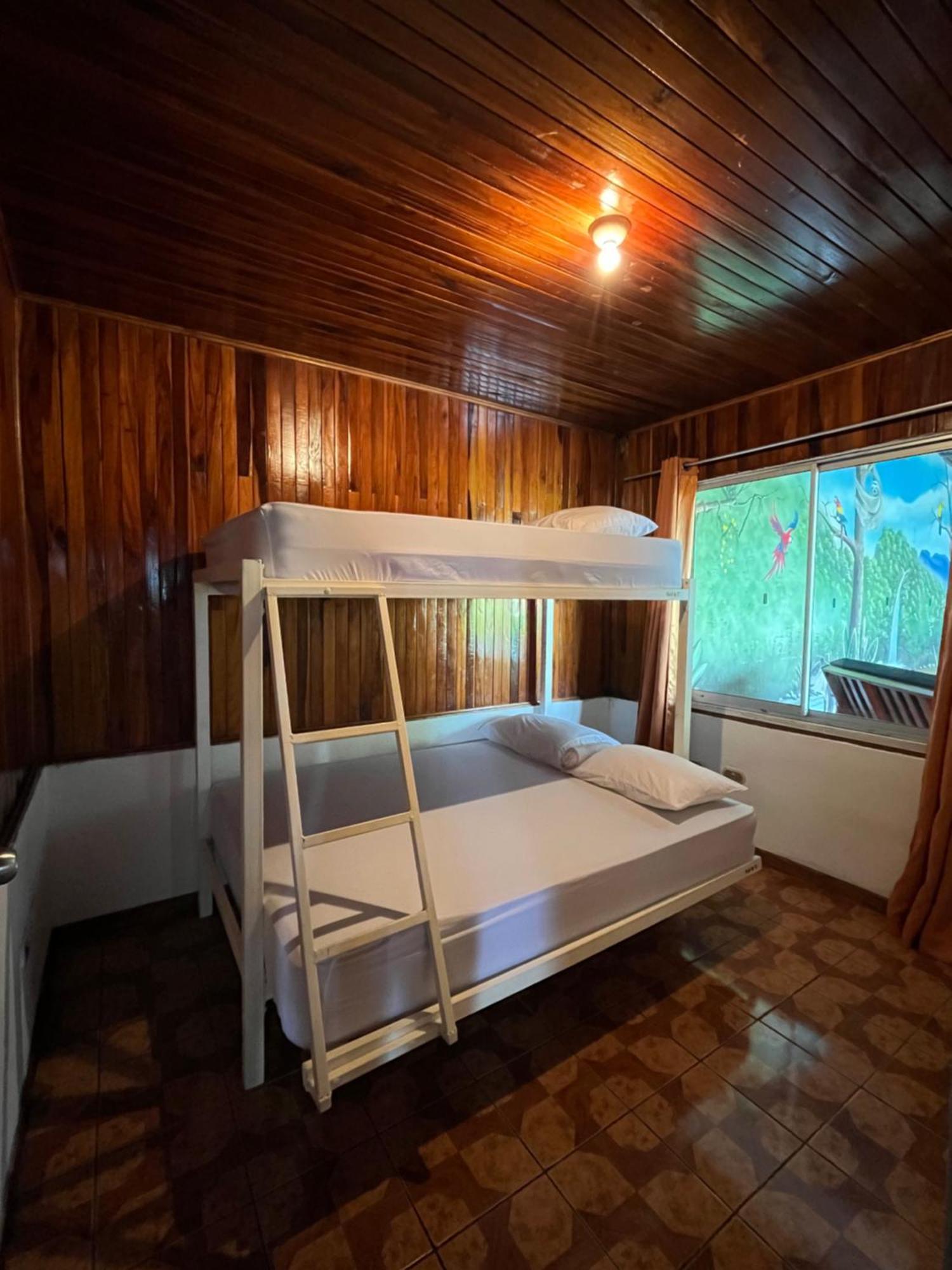 Arenal Sloth Hostel Ла Фортуна Экстерьер фото